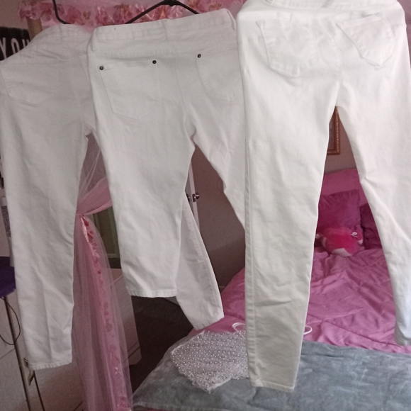 Clothes,  hats, dog clothes - Picture 5 of 16